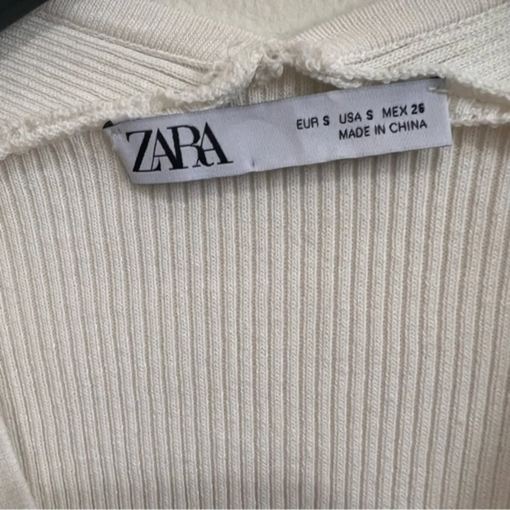 Zara Knit Button-Up Top - Picture 3 of 7